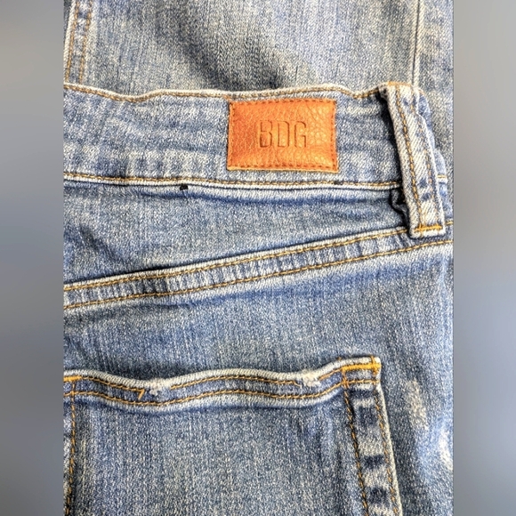 BDG Urban Outfitters Kick Flare High Rise Cropped Raw Hem Distressed Jeans  28 - Picture 7 of 11